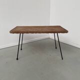Table basse osier tressé et métal 1960