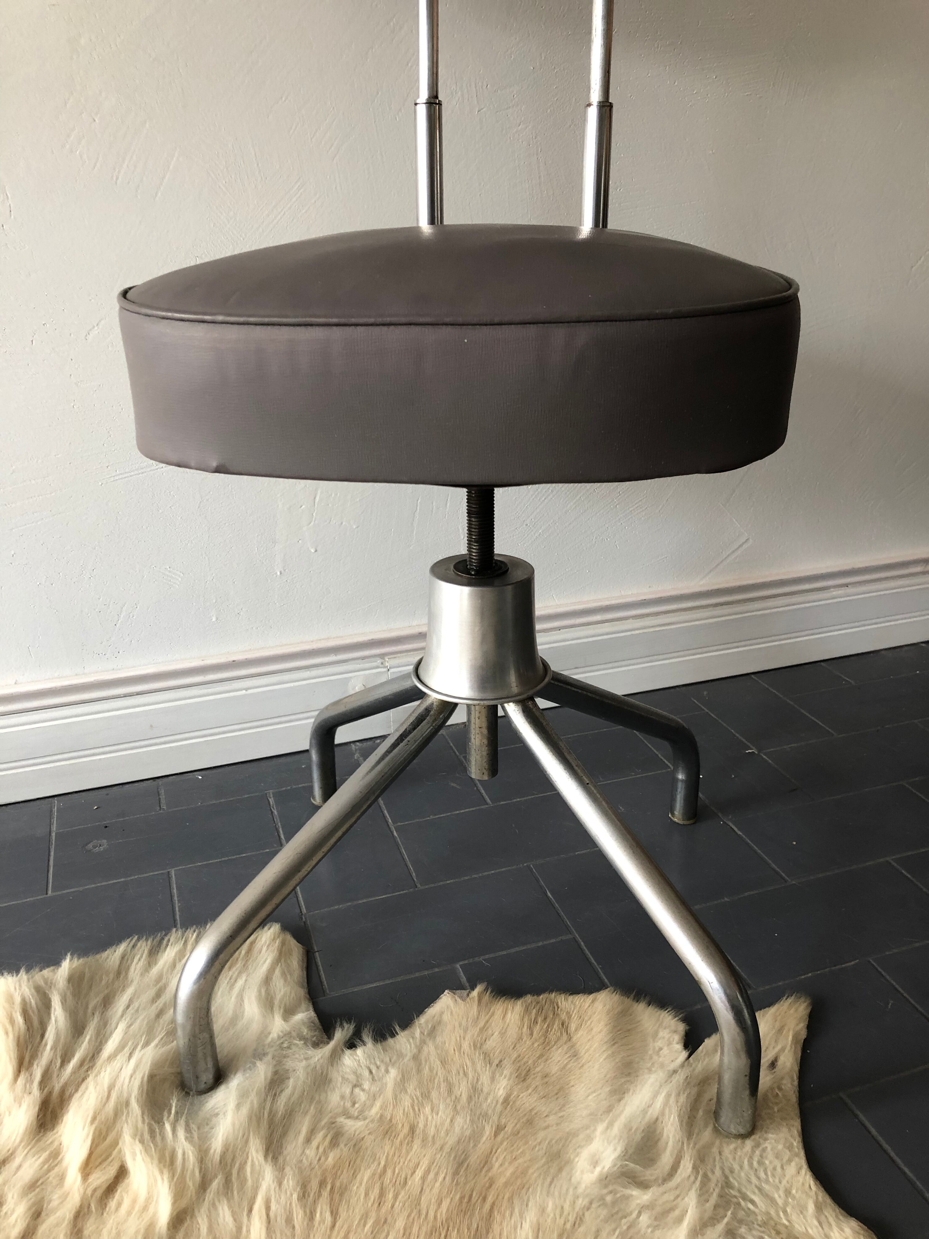 Workshop Chair, industrial, Ronéo.