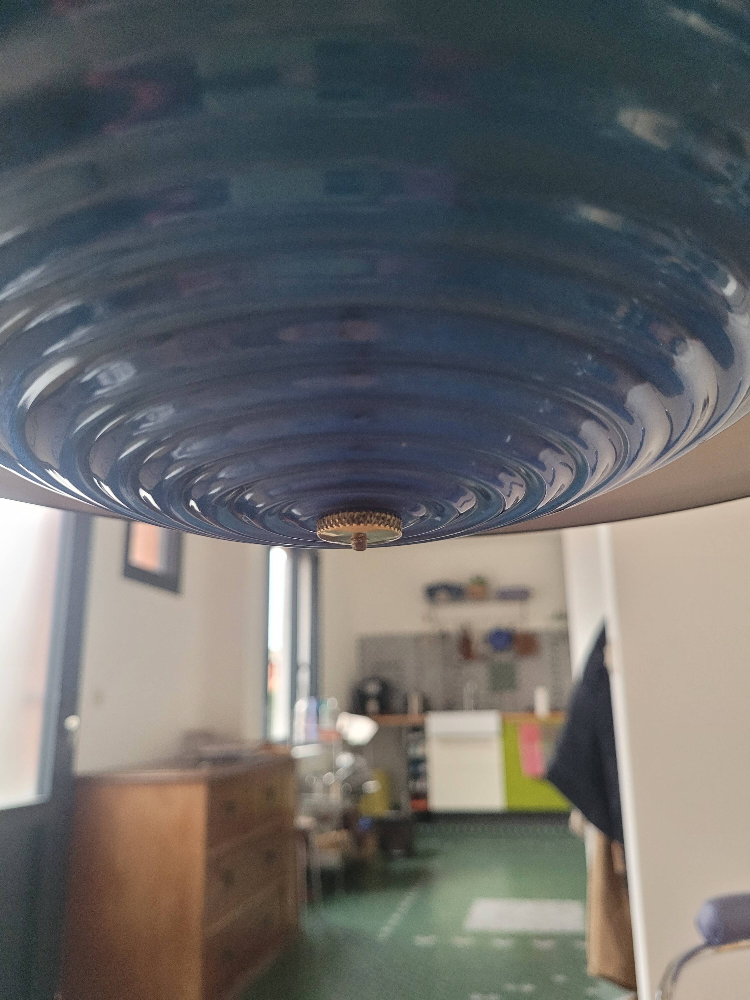 Lampe Ferdinand Solere avec son réflecteur bleu, années 50