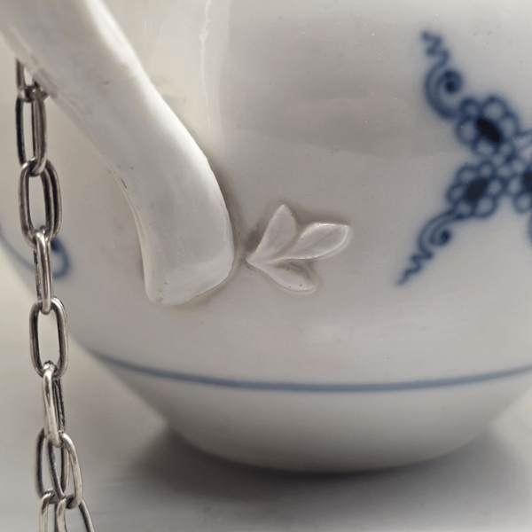 Antique German Porcelain Meissen Zwiebelmunster Teapot with silver, mid 180