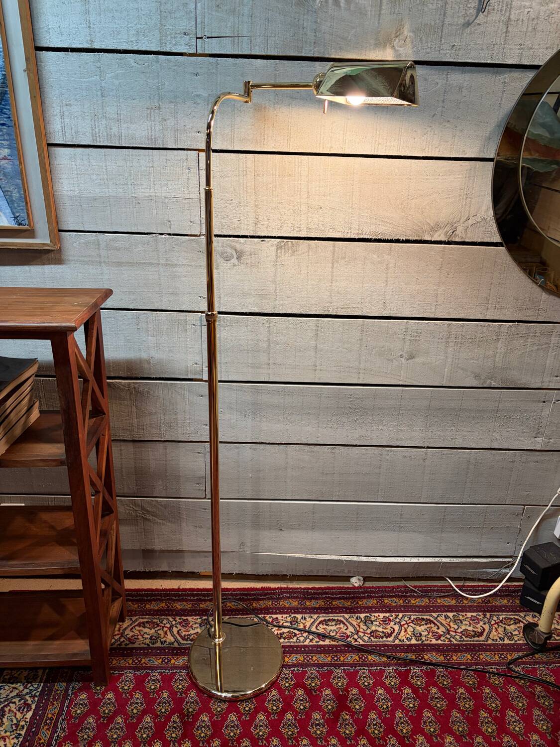 Articulated reading floor lamp in brass, design by DLG Fratelli Martini.