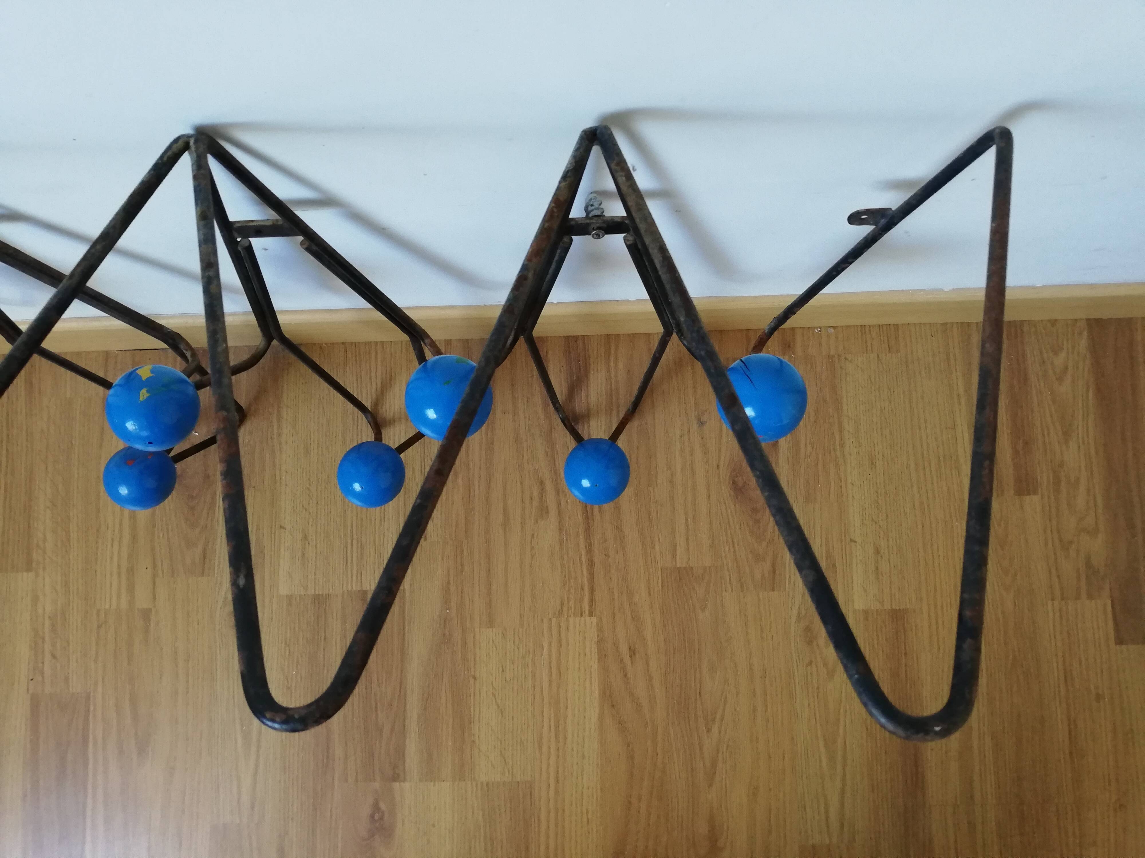 Door coats 7 balls 60 years