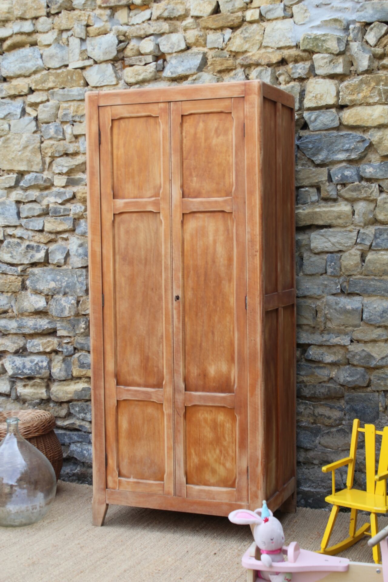 Armoire parisienne