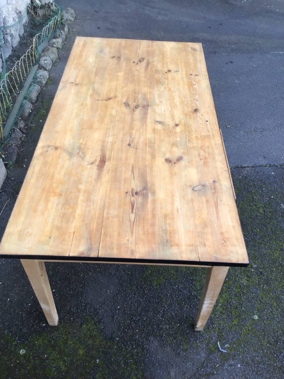 Farm table