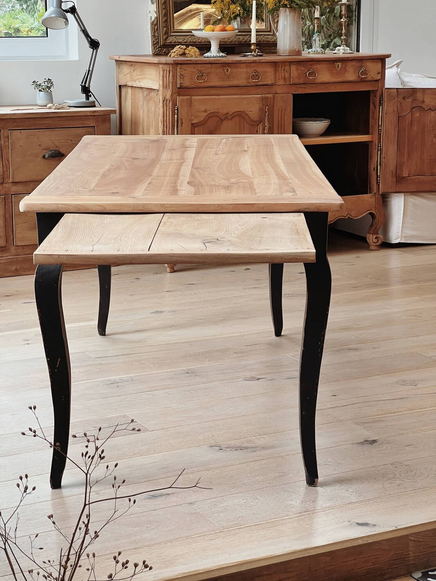 Antique Louis XV table from the 19th century – seats 8-10 people.