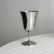 Lot de 8 coupes à pied
