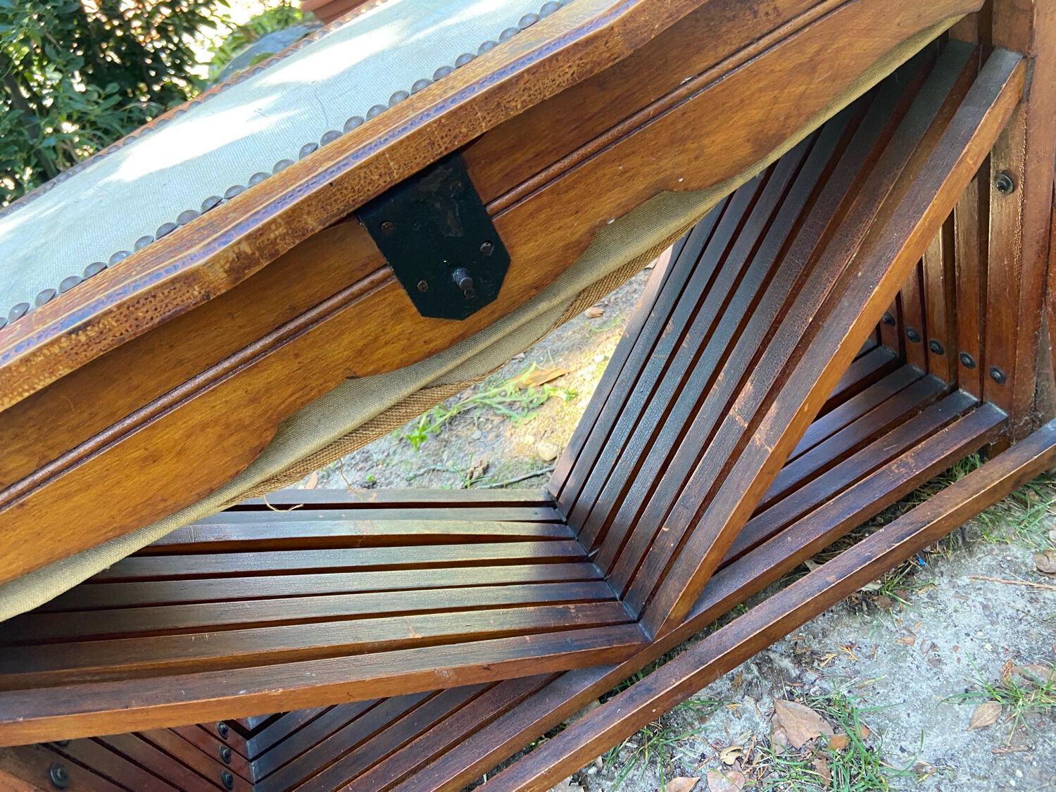 Folding bed that doubles as a bench from the 1930s