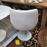Table and chairs set