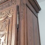 armoire ancienne scultée