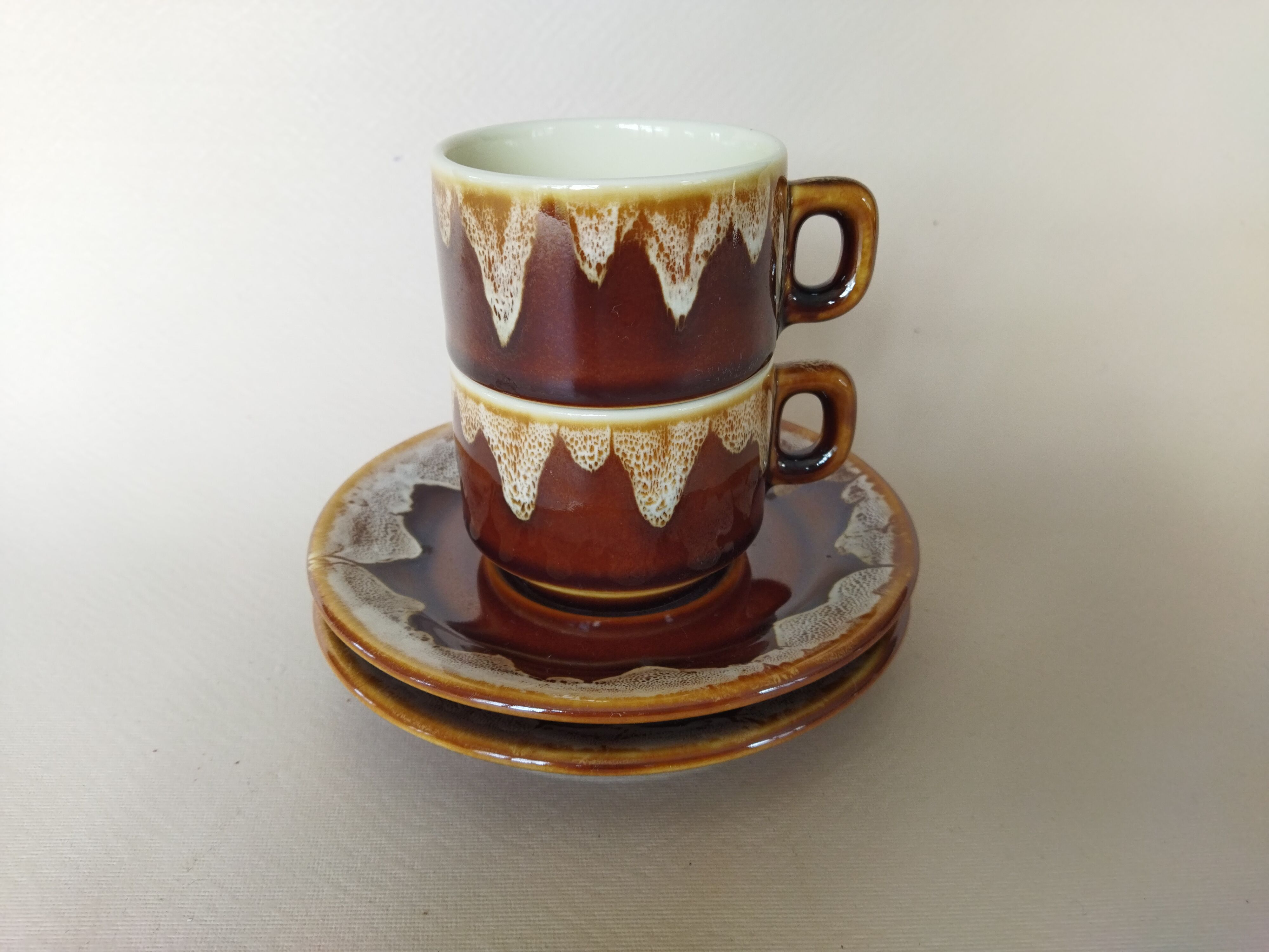 2 bistro coffee cups