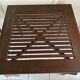 Table d'appoint carrée, bois exotique