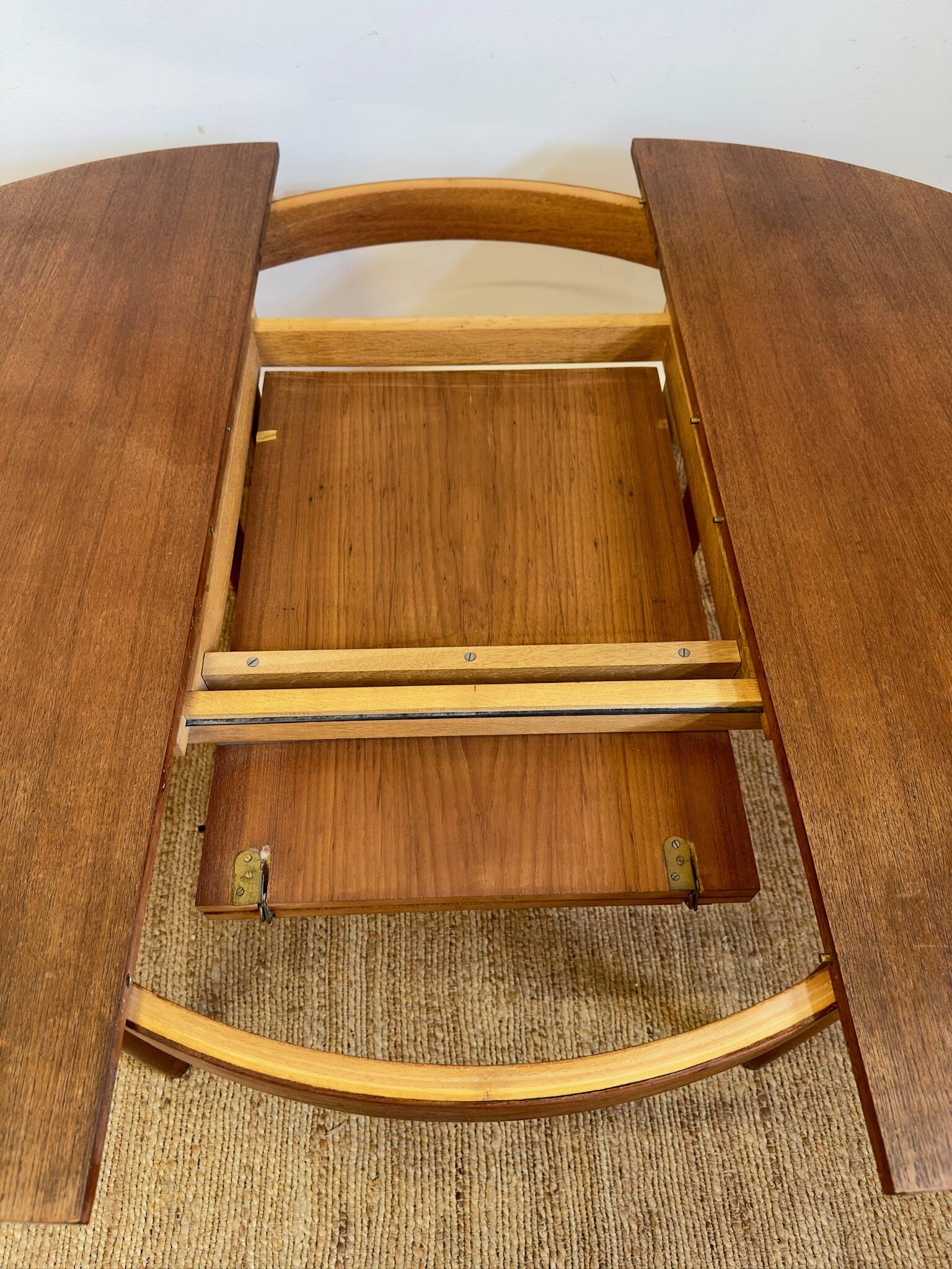 Table scandinave extensible en teck – années 60