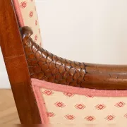 Canapé banquette d'époque Restauration Empire en acajou sculpté