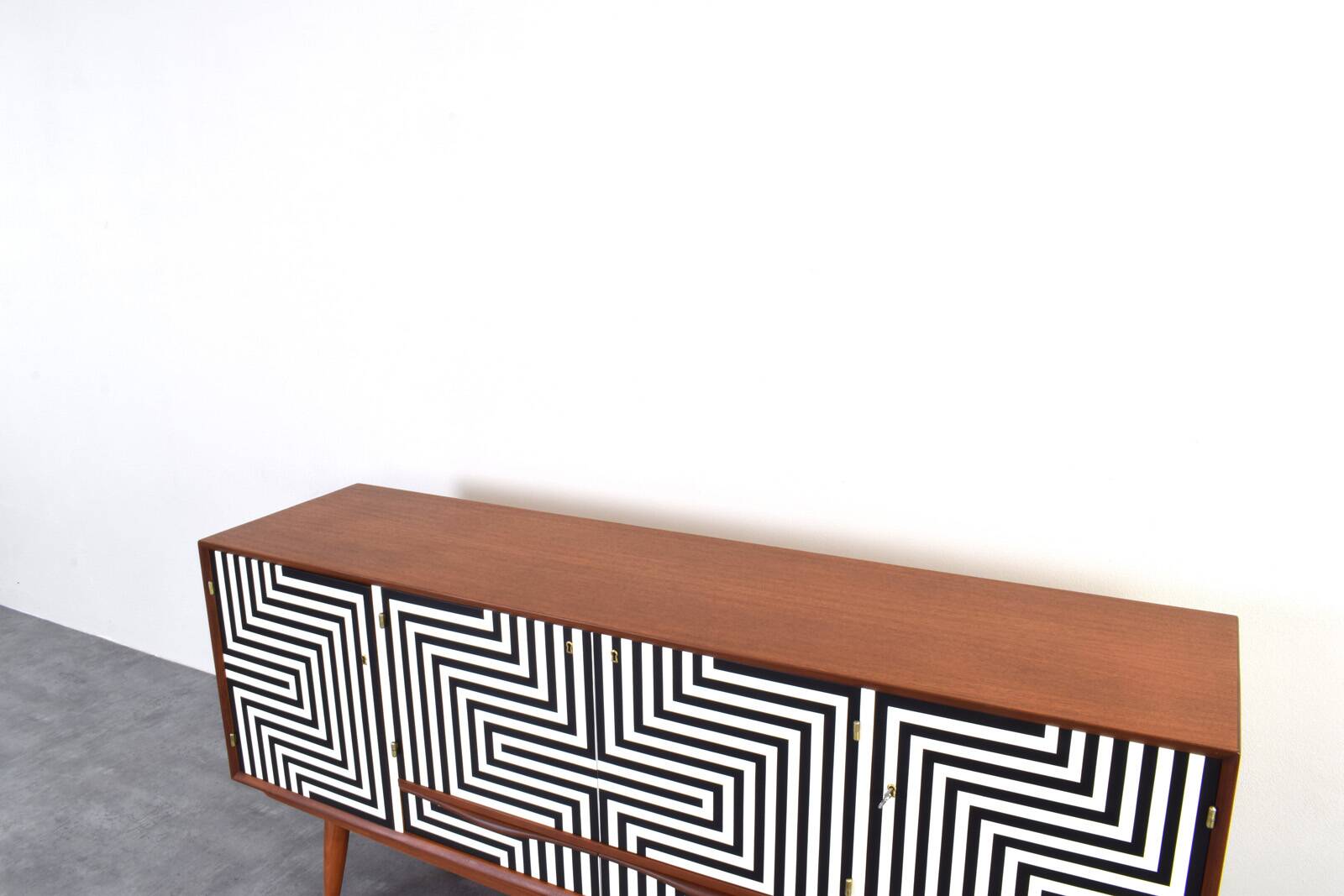 Buffet peint à la main Op-Art du milieu du siècle de Sven Andersen Møbelfabrikk,
