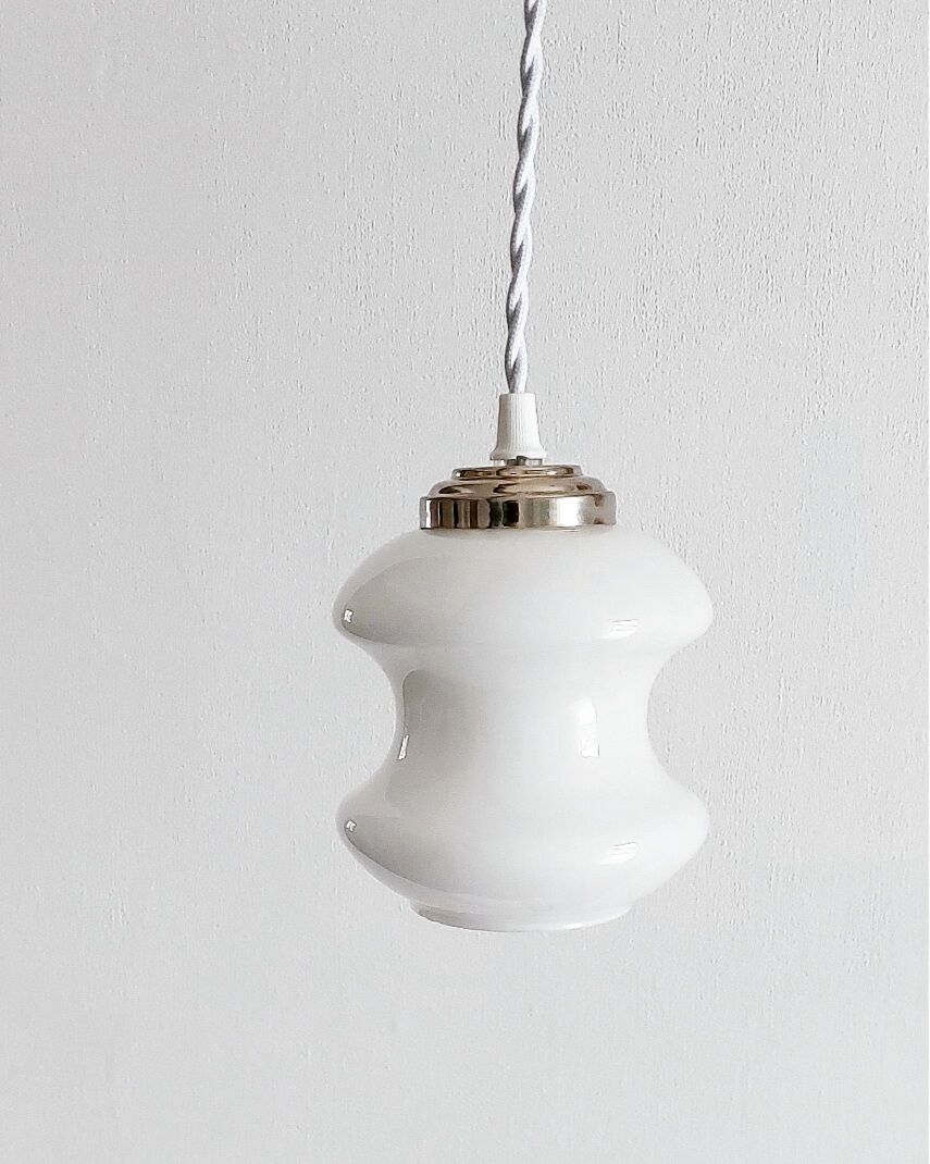 Baladeuse vintage opaline