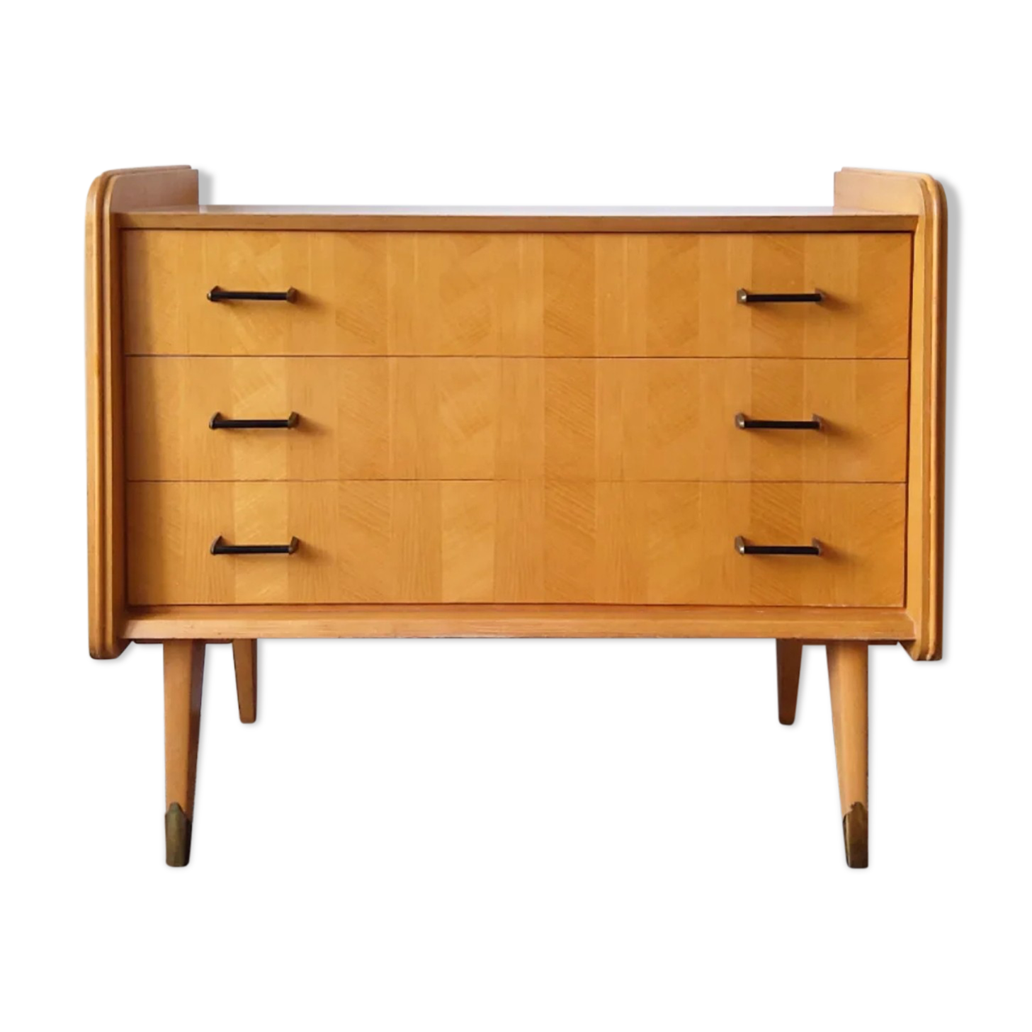 SAM chest of drawers