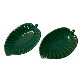 Set of 2 green slip dishes