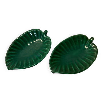 Set of 2 green slip dishes