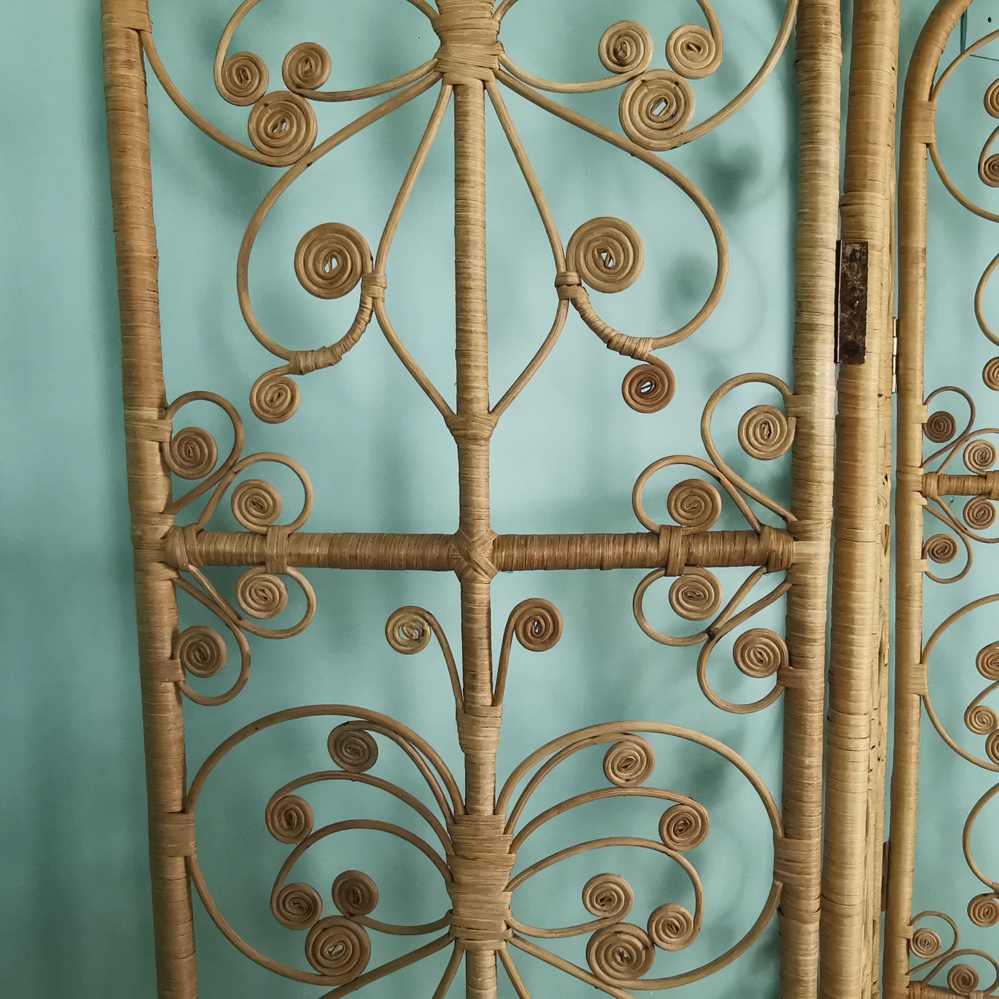 Peacok rattan screen