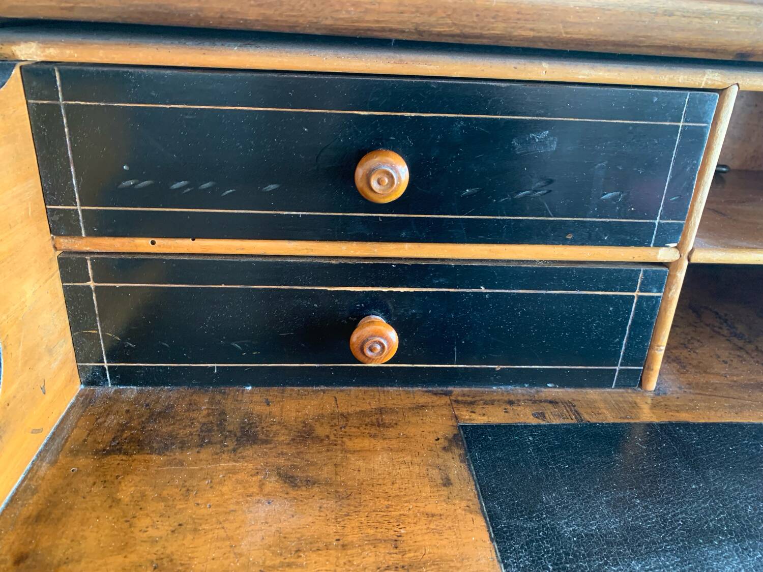 Secretary chest of drawers