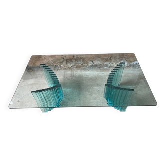 Coffee table in blue tinted glass an80
