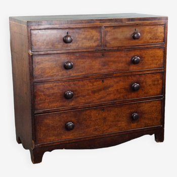 Robust antique English mahogany chest of drawers with 5 drawers from the mid-19th century