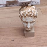 Neo-antique head