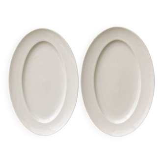 Paire de plats ovales en porcelaine