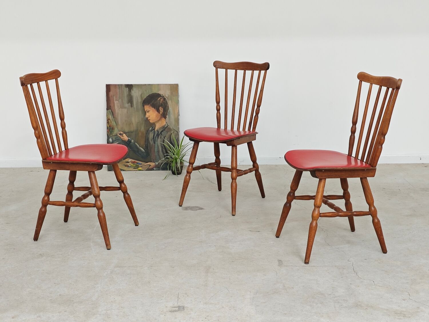 Lot de 3 chaises bois et skaï rougeTacoma par Baumann 1960