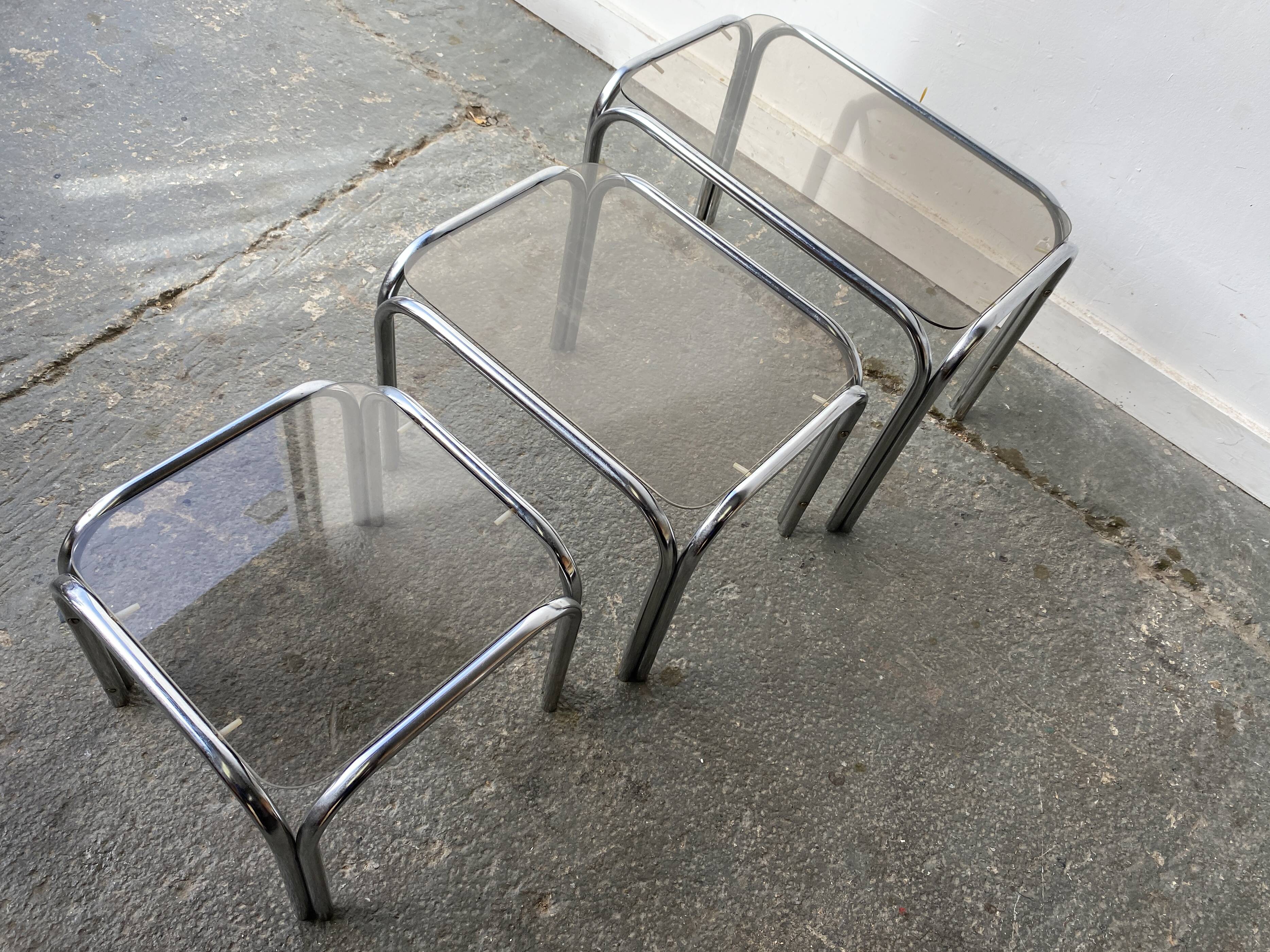 1970s Mid-Century modern tubular chrome and smoked glass nesting tables