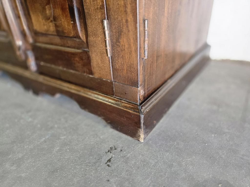 Vintage sturdy wooden cabinet / shelf / storage cabinet