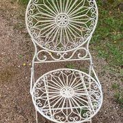 Foldable medallion garden chair from the 20th century in wrought iron with Heart motifs