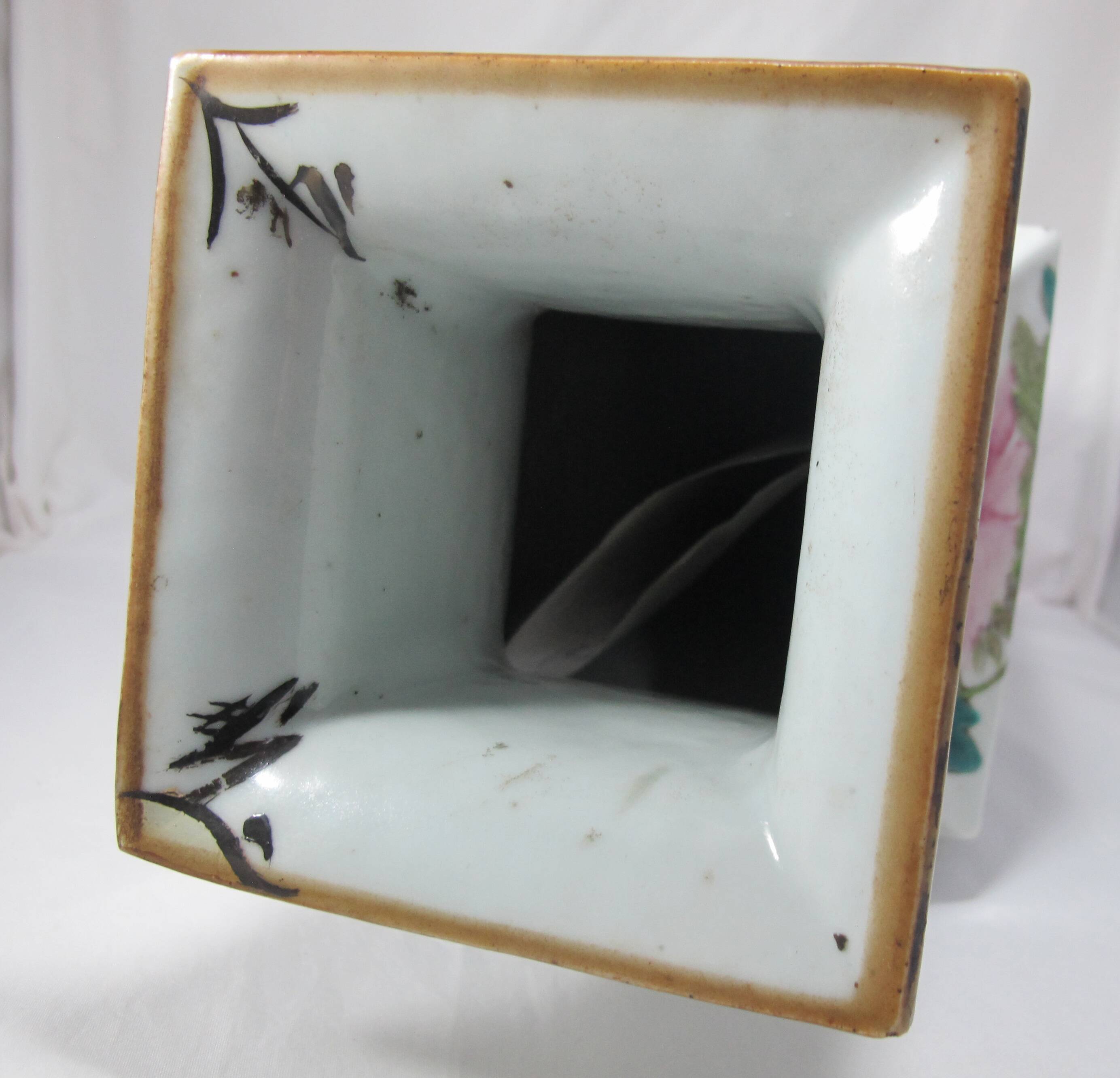 Old Chinese famille rose porcelain vase, late 19th century