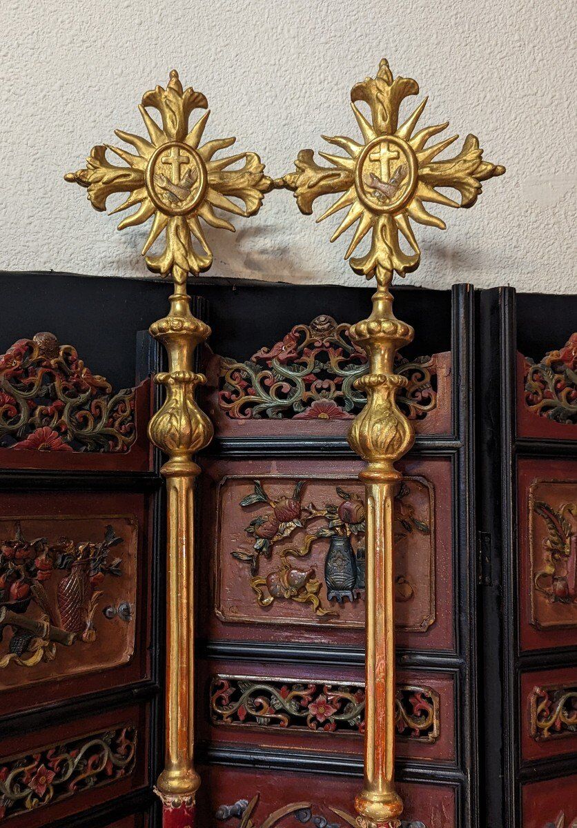 Pair of finely gilded wooden processional sticks from the late 18th century.