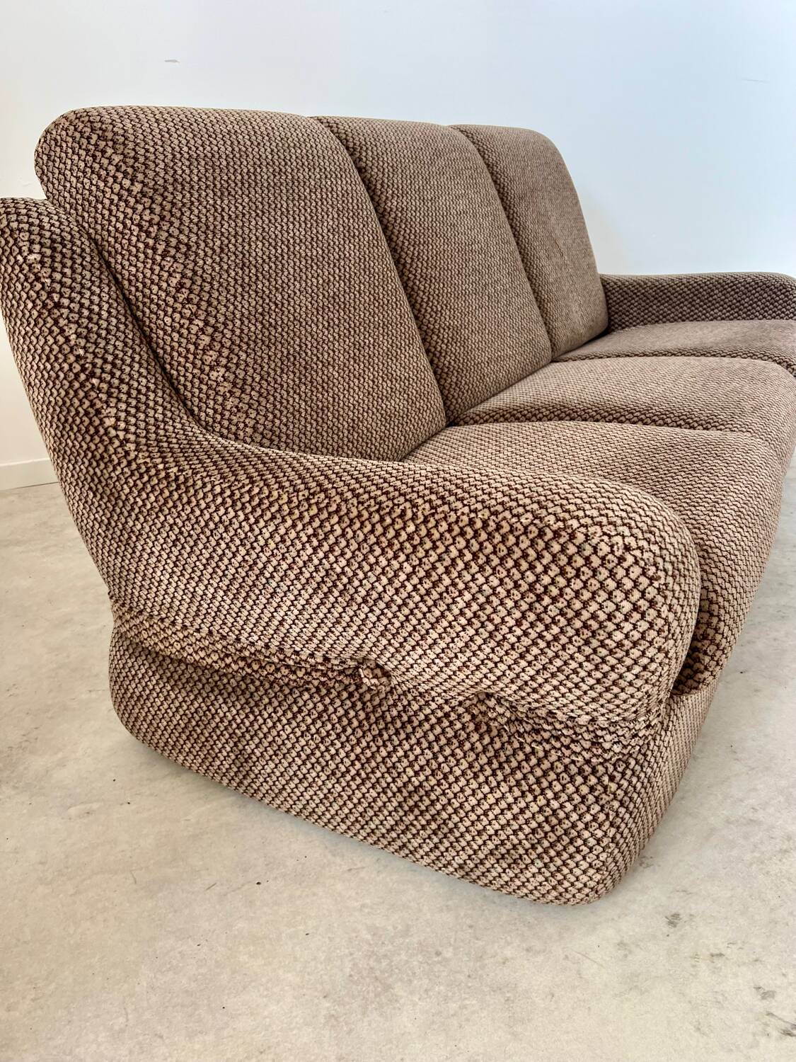 Old 3-seater sofa and vintage armchairs in French designer fabrics from the 70s, Beka brand
