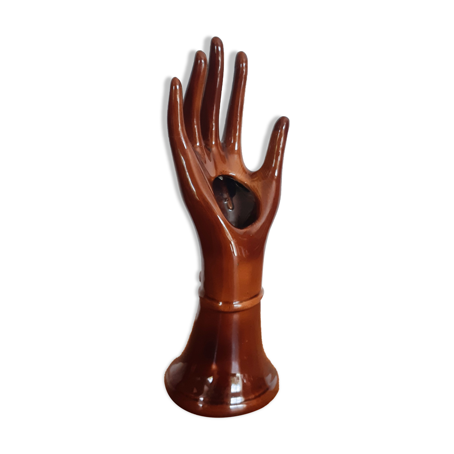Hand wears brown jewelry , ring, soliflore , vintage French , 50s