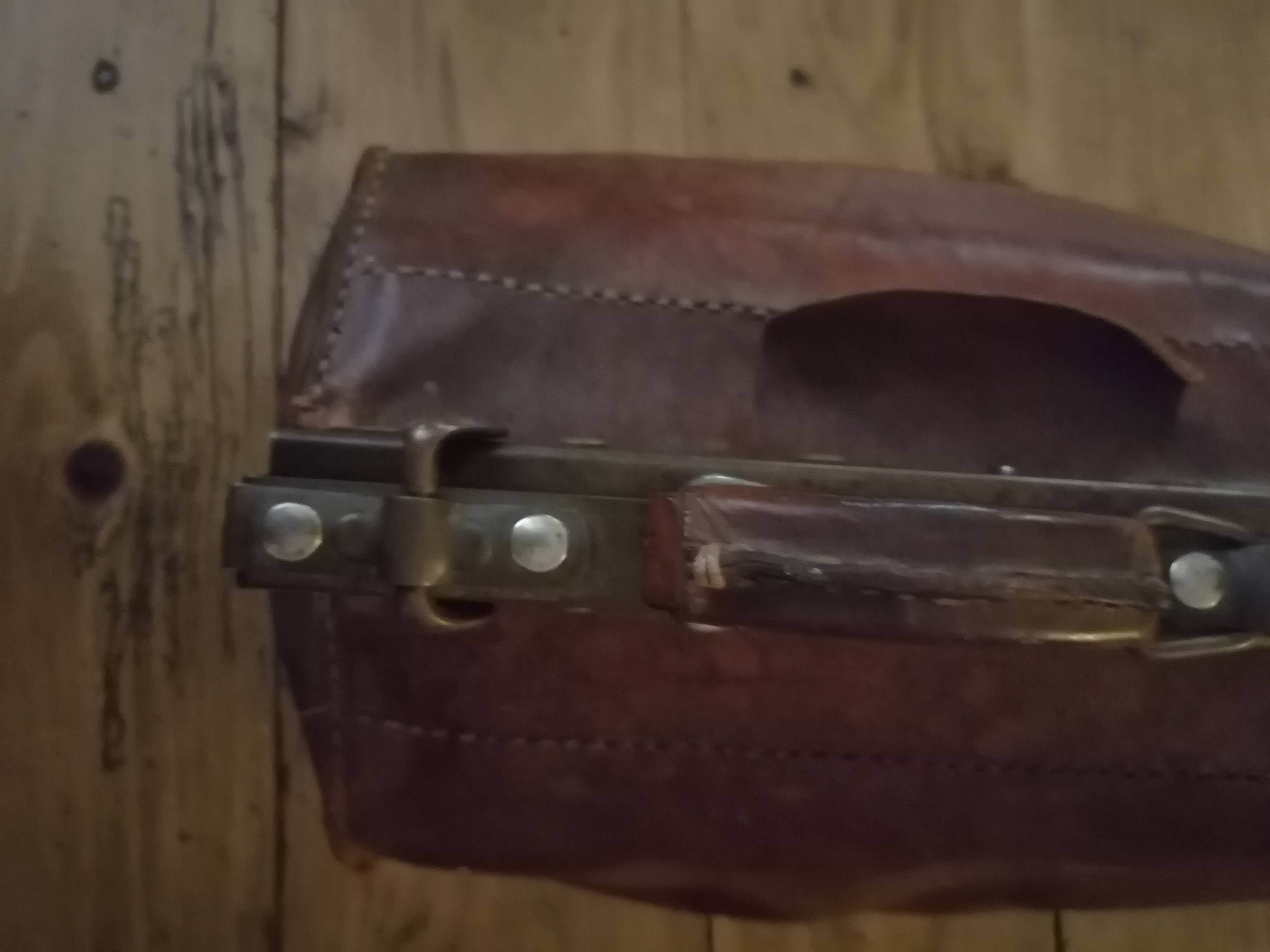 Leather doctor's bag
