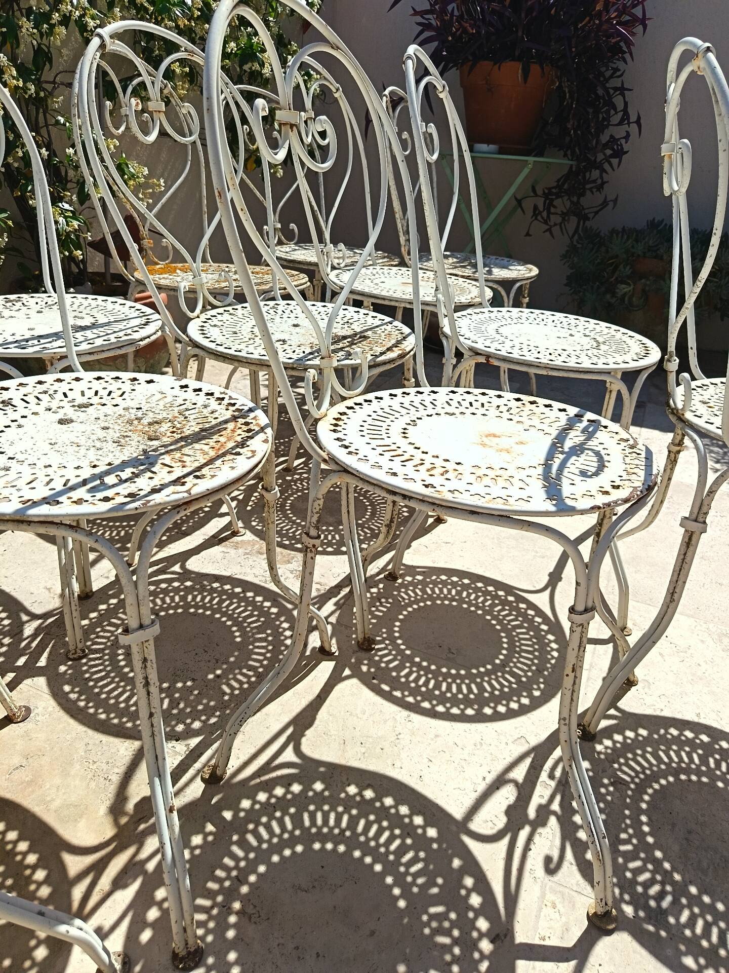 12 chaises Fermob 1900 et table Montmartre