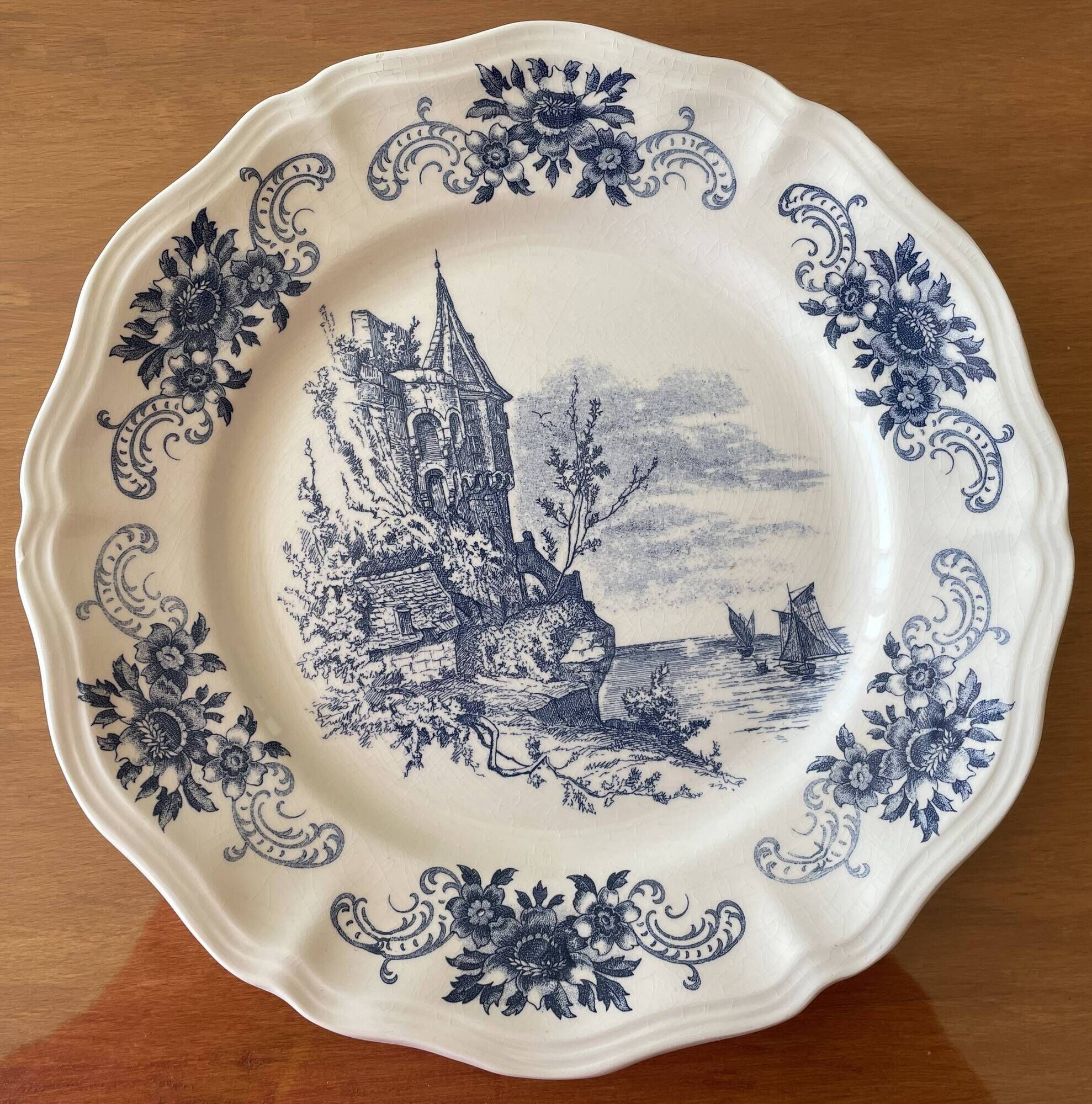6 large flat antique plates in Sarreguemines earthenware