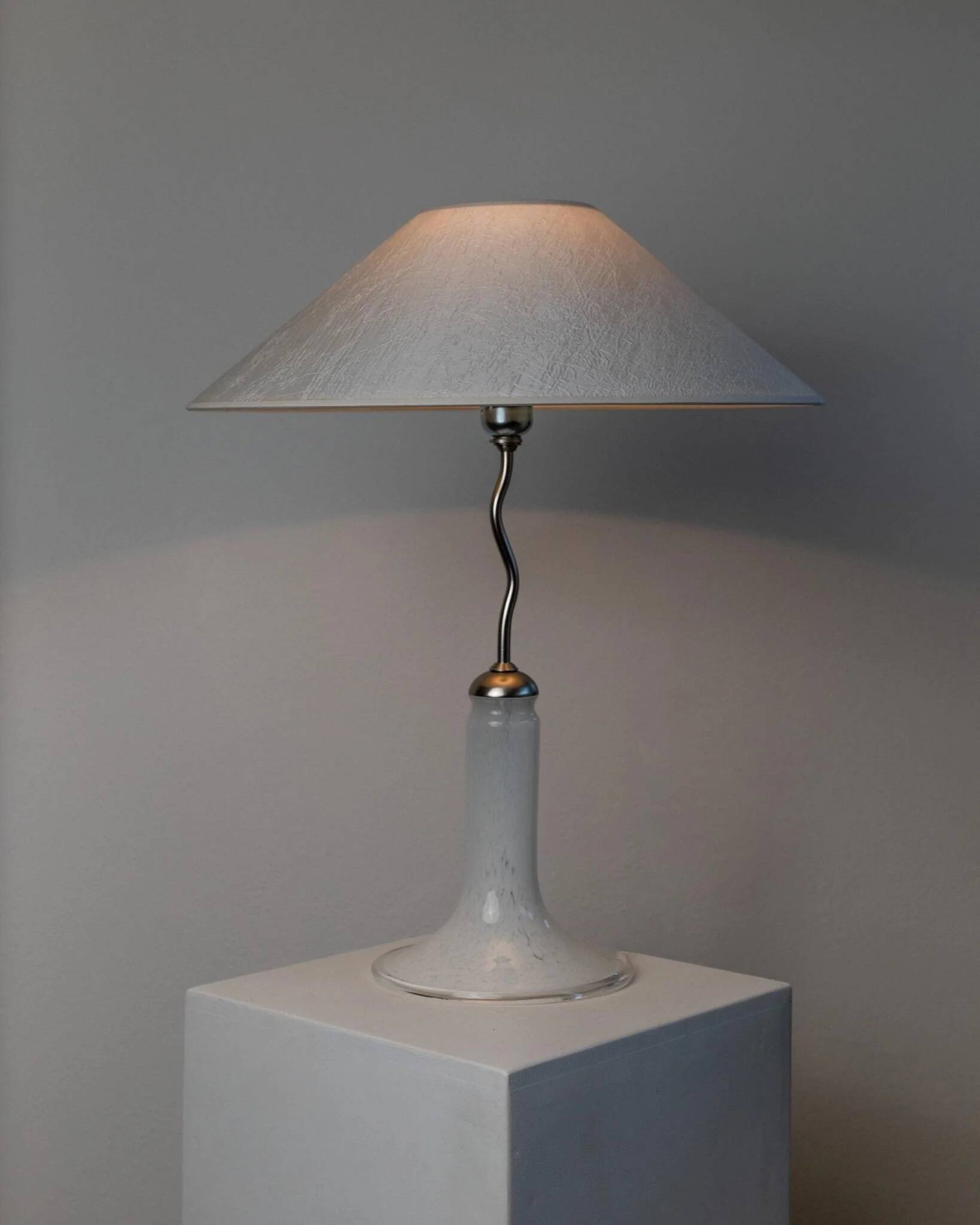 White Murano Glass Table Lamp with Zigzag Silver Metal Details and Textured Silk Shade, Italy 1980s