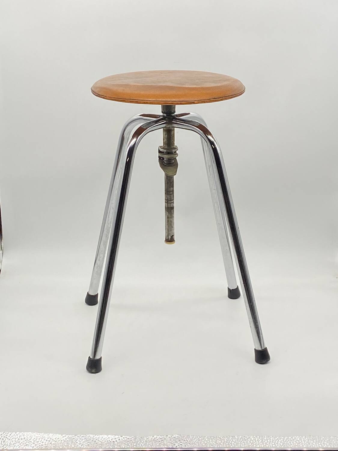 JIDE Limoges workshop / industrial stool leather / chrome metal