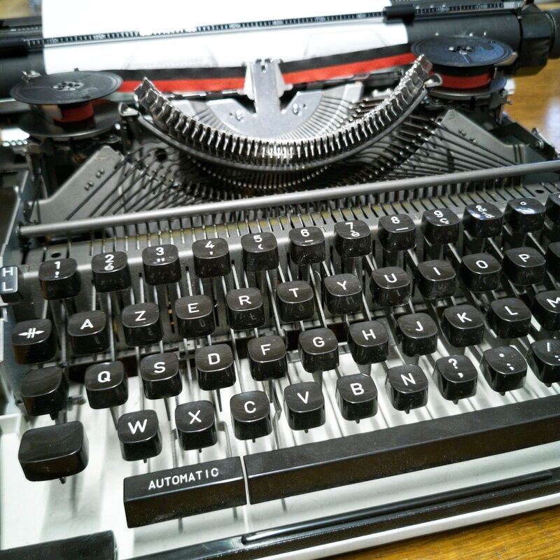 Triumph Adler typewriter - Gabriele 12 | Selency