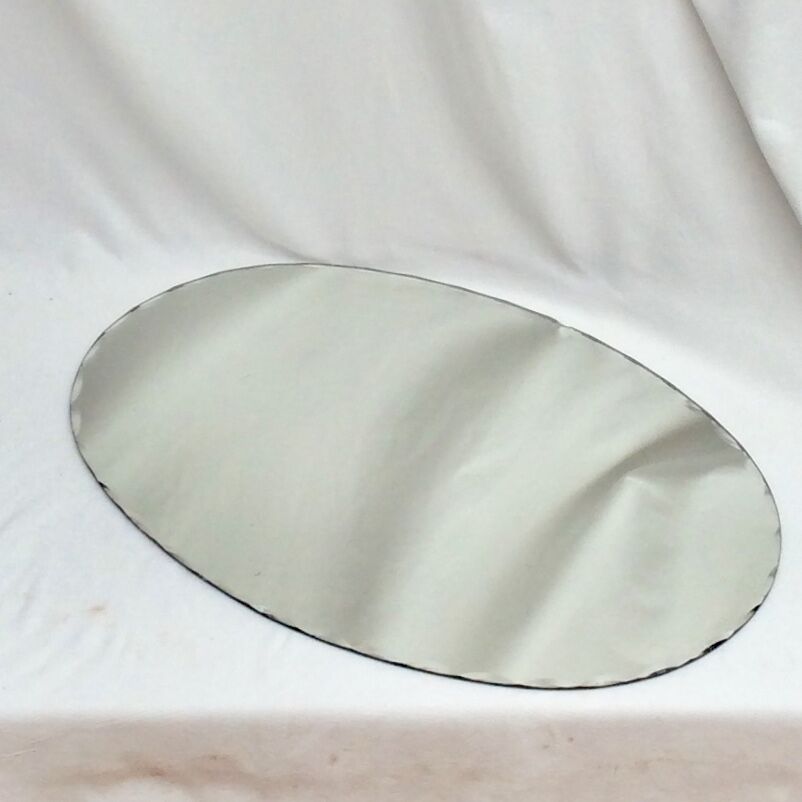 Oval mirror to lay beveled border vintage