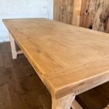 Farm table
