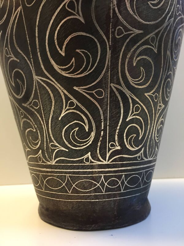 Ancien Vase en Acier Damasquiné d'Argent Style Indo-Persan Travail Marocain