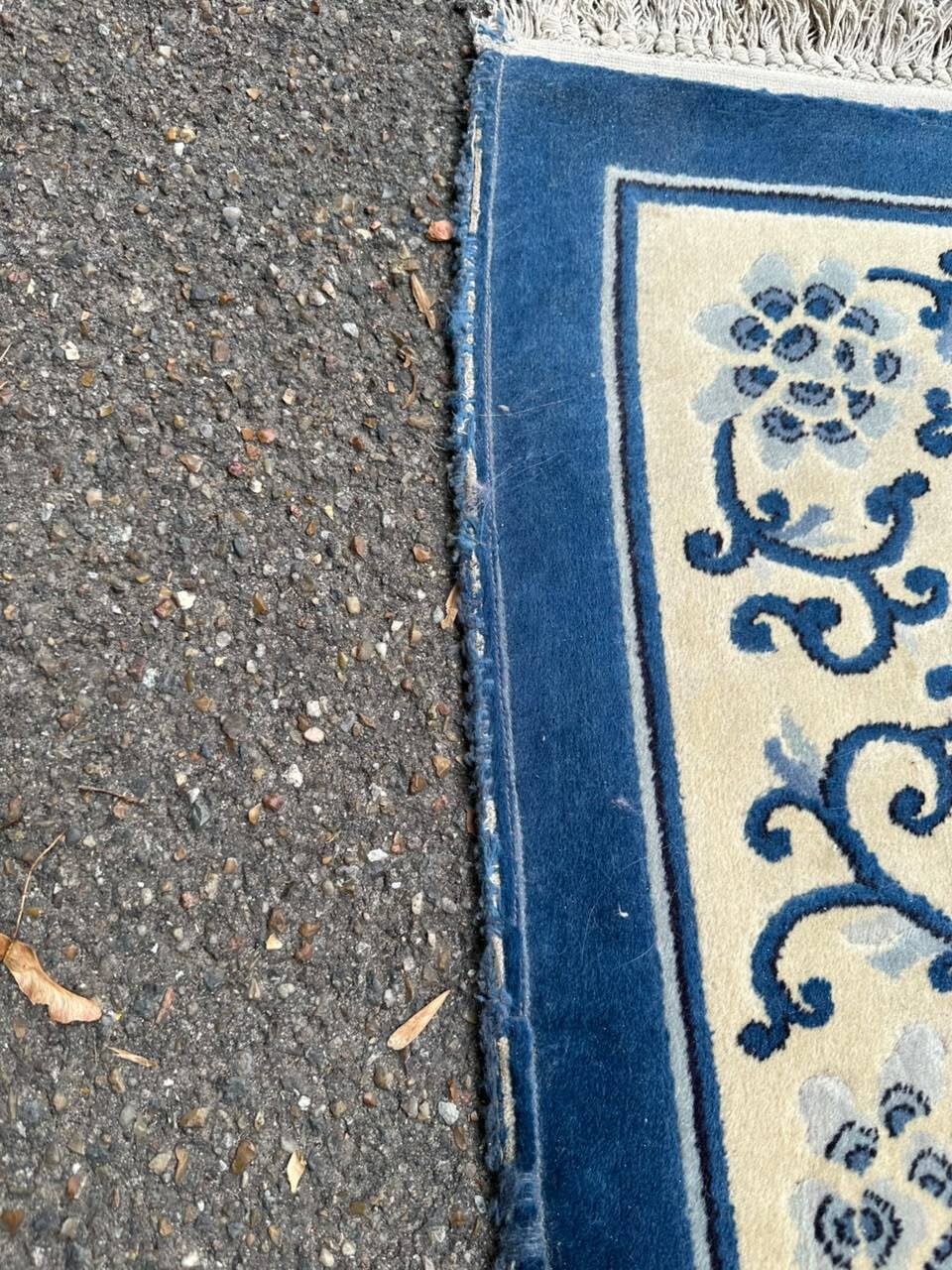 Large Chinese wool rug 200 x 310 cm — Blue & beige (Beijing style)