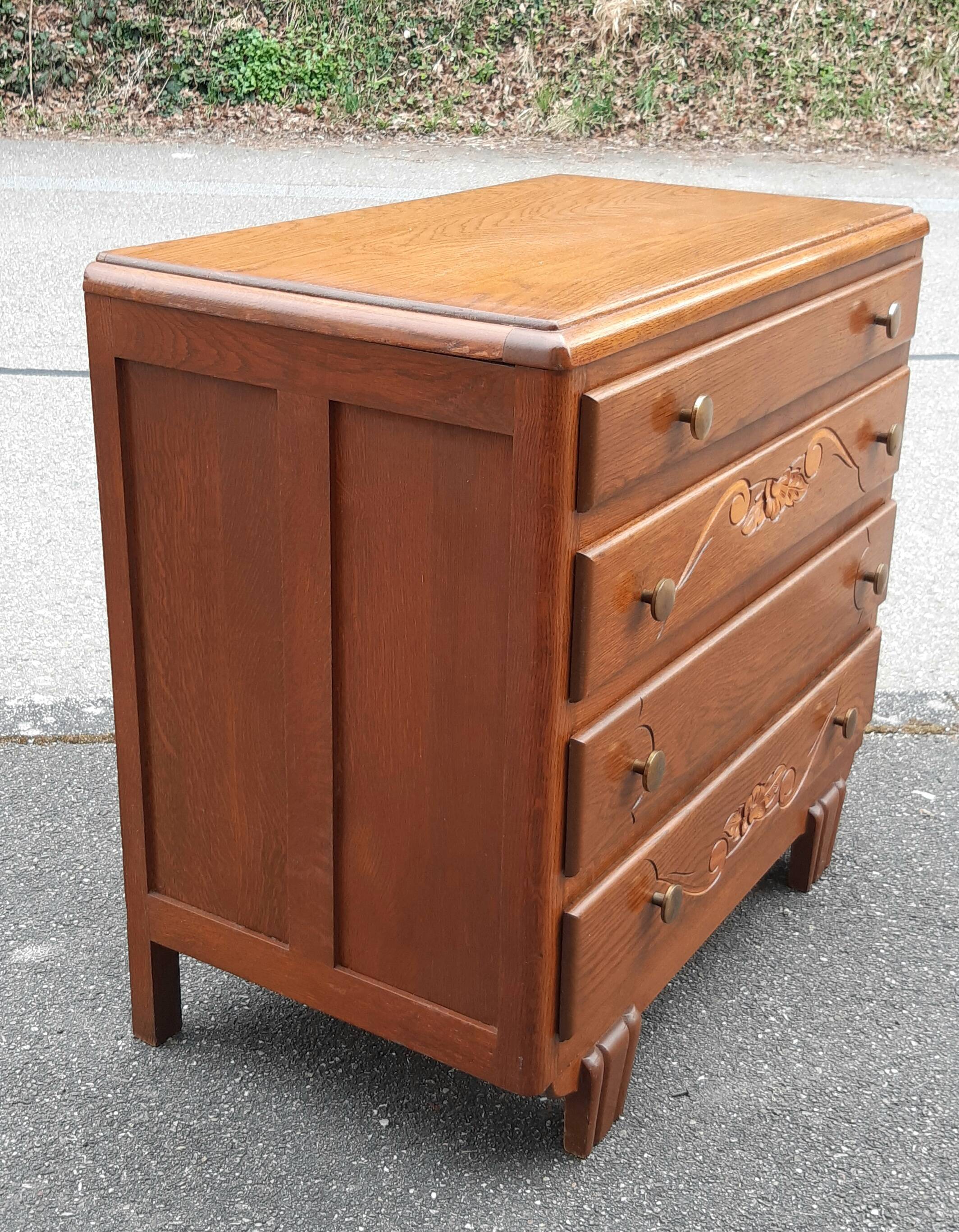 Art Deco chest of drawers in gilded oak