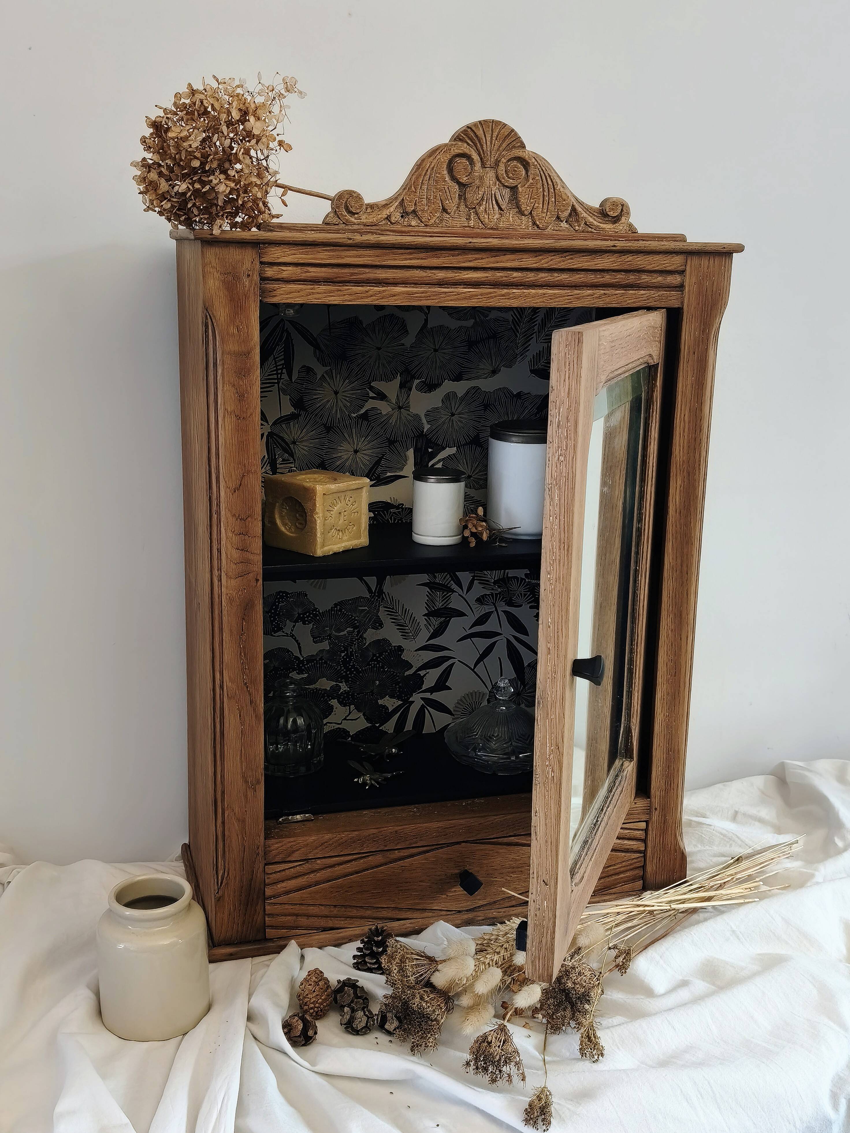 Pretty Art Deco style bathroom cabinet.