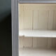 Armoire parisienne étagères