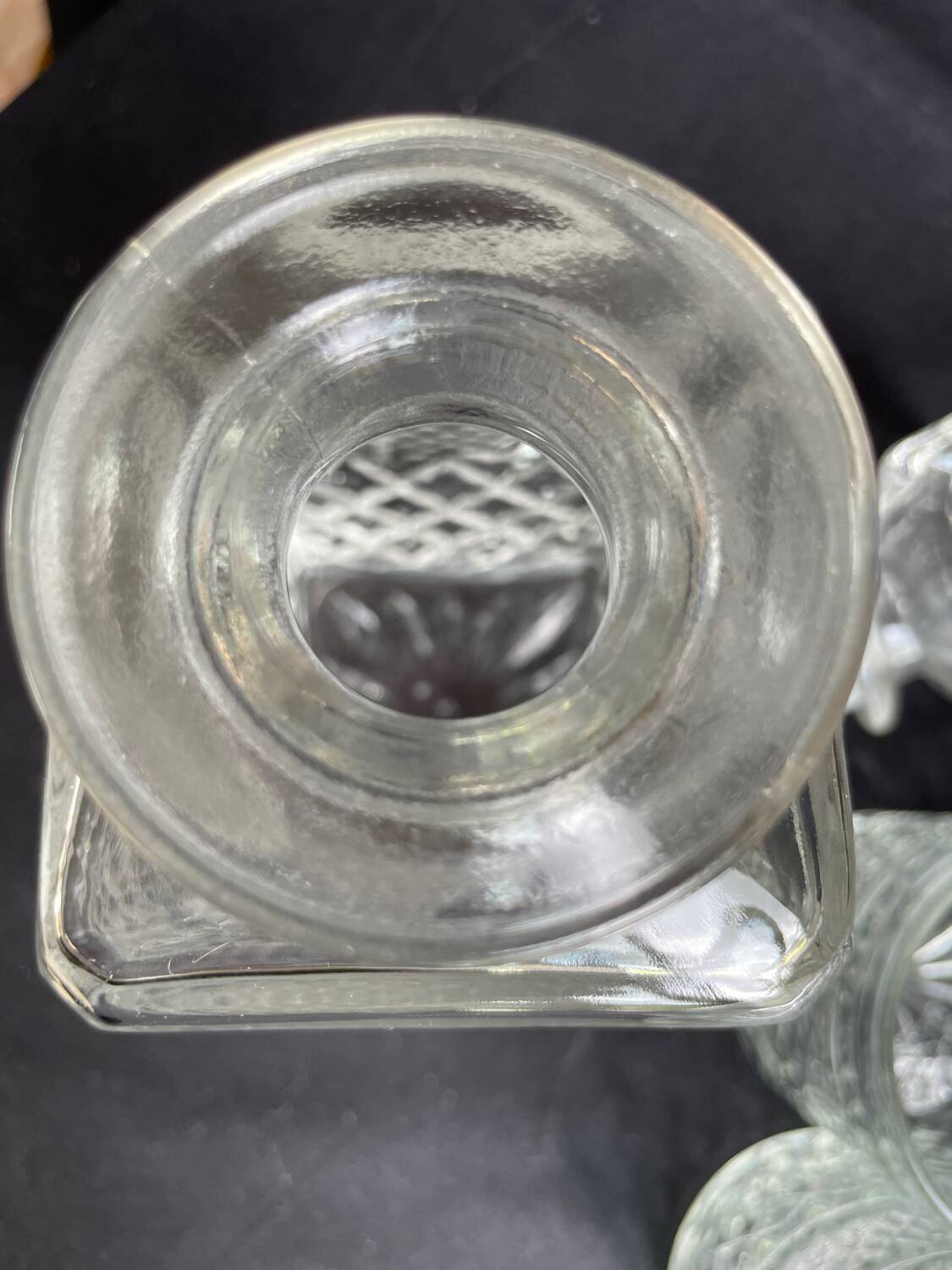 Chiseled glass whiskey service carafe and 6 Italian glasses